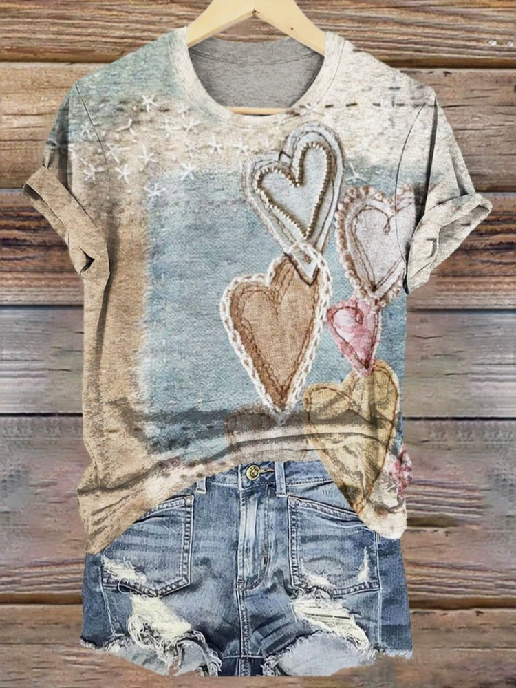 THE AMORA | HEART ART V-NECK TEE