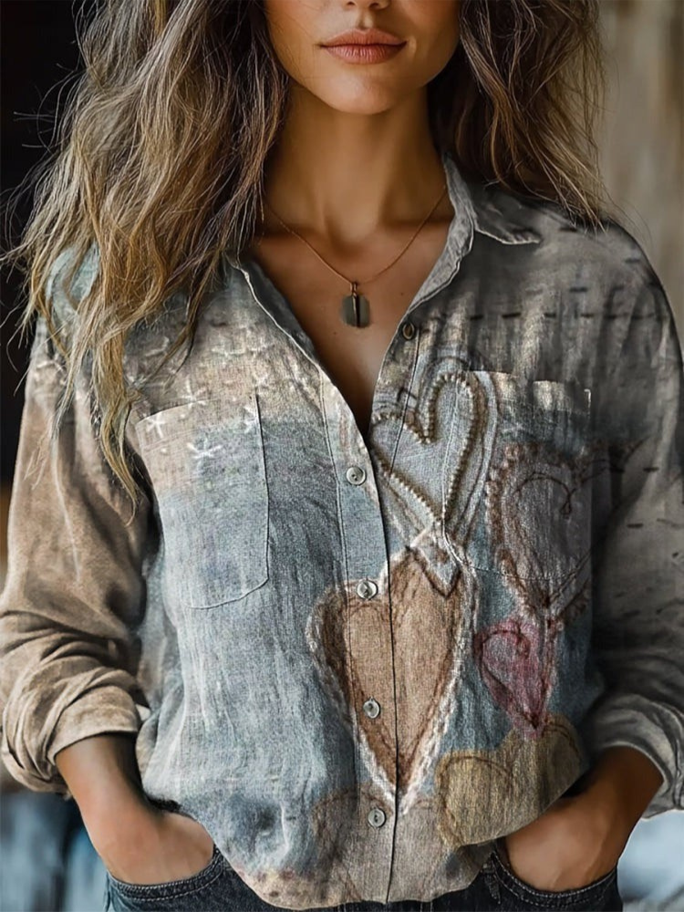 THE AMORA | HEART ART V-NECK TEE