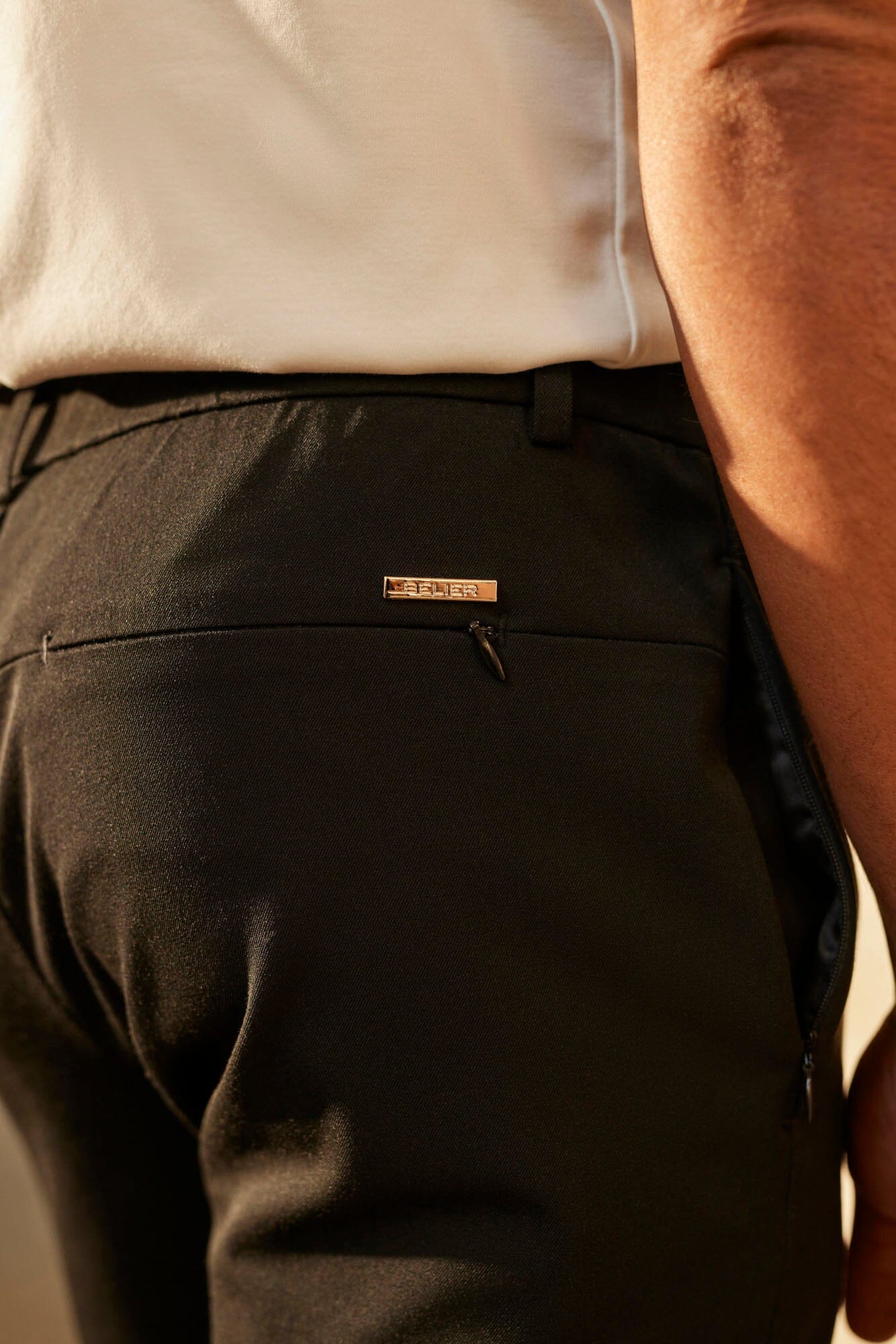 THE 24HR | BLACK TROUSER