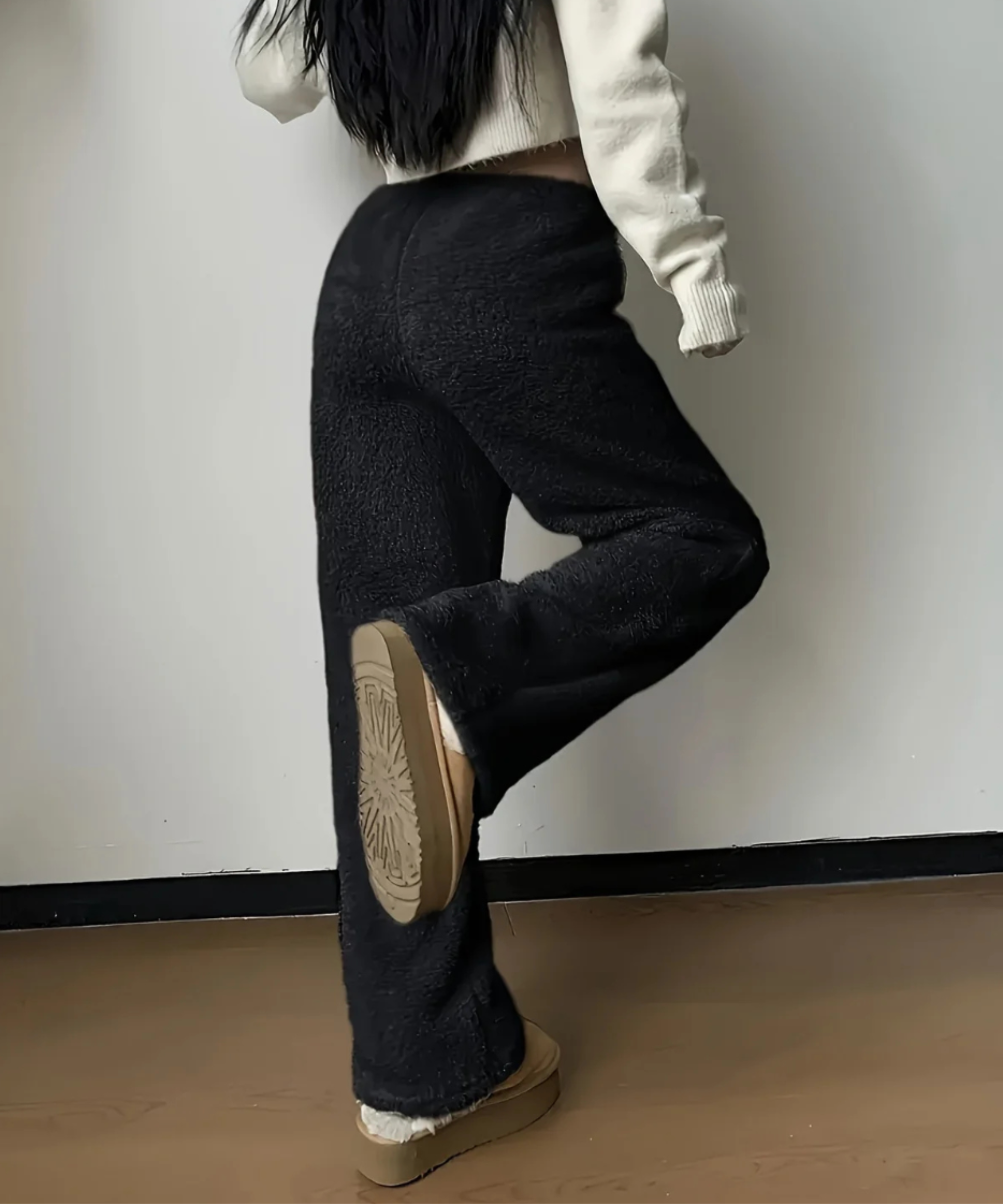 THE WHISTLER | FLUFFY JOGGING PANTS