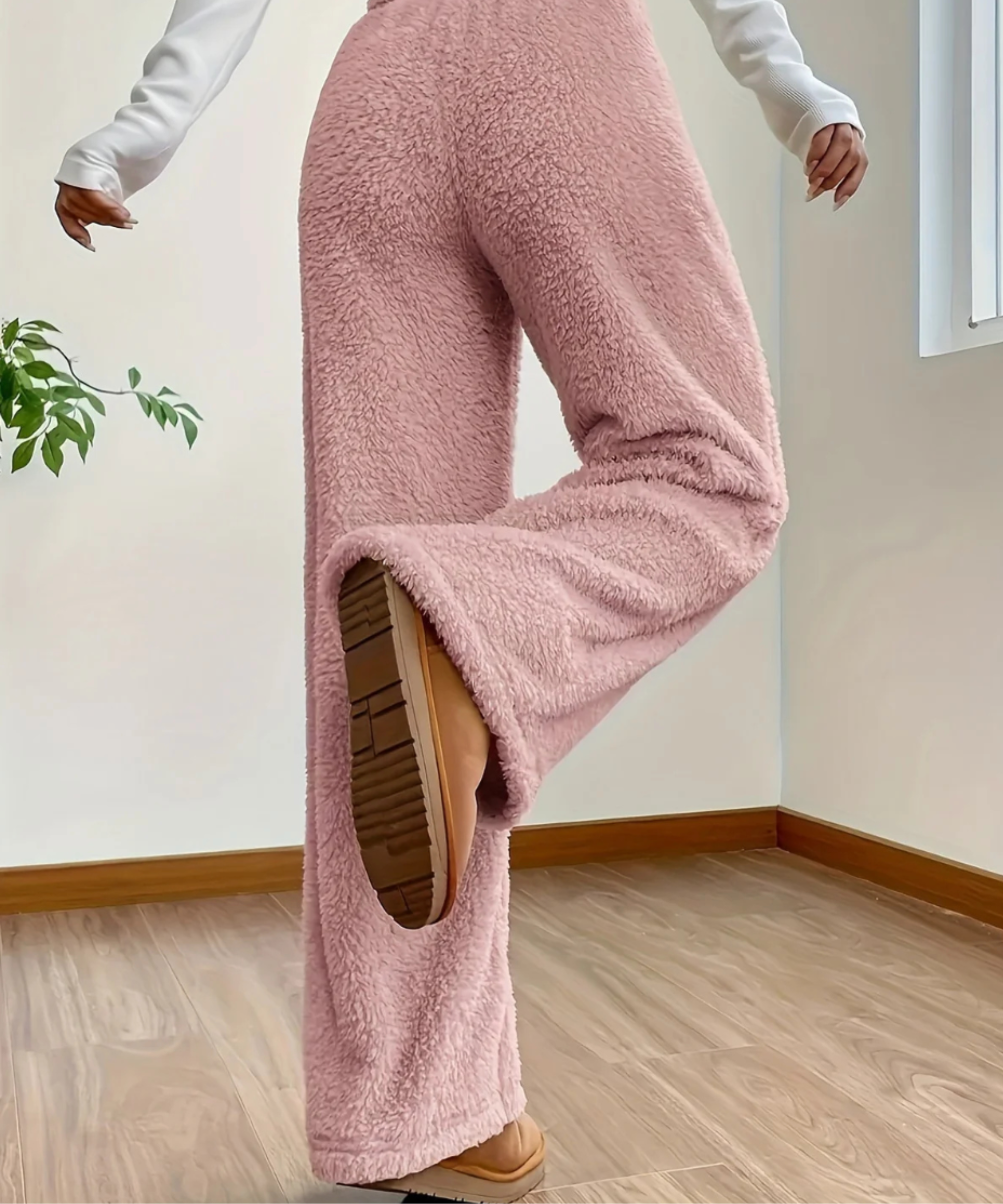 THE WHISTLER | FLUFFY JOGGING PANTS