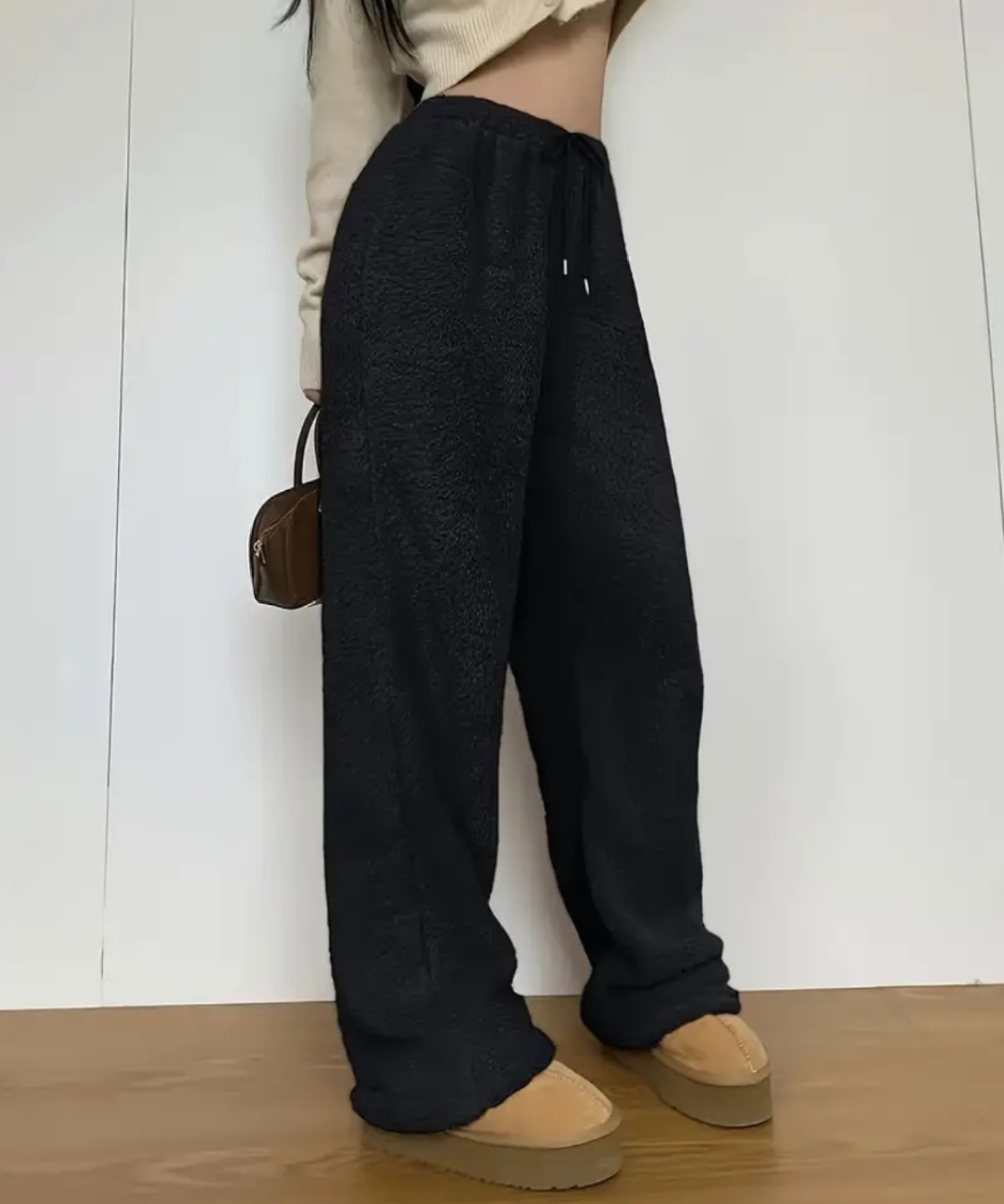 THE WHISTLER | FLUFFY JOGGING PANTS