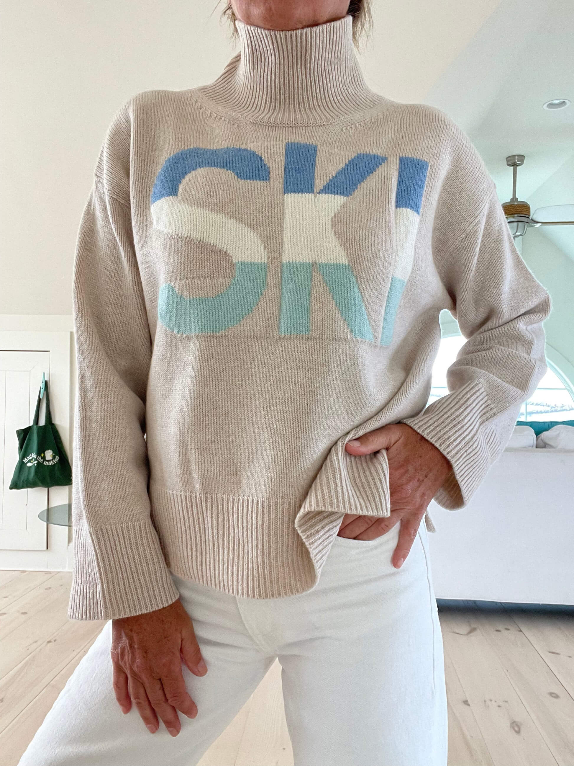 THE SKI CASHMERE TURTLENECK SWEATER