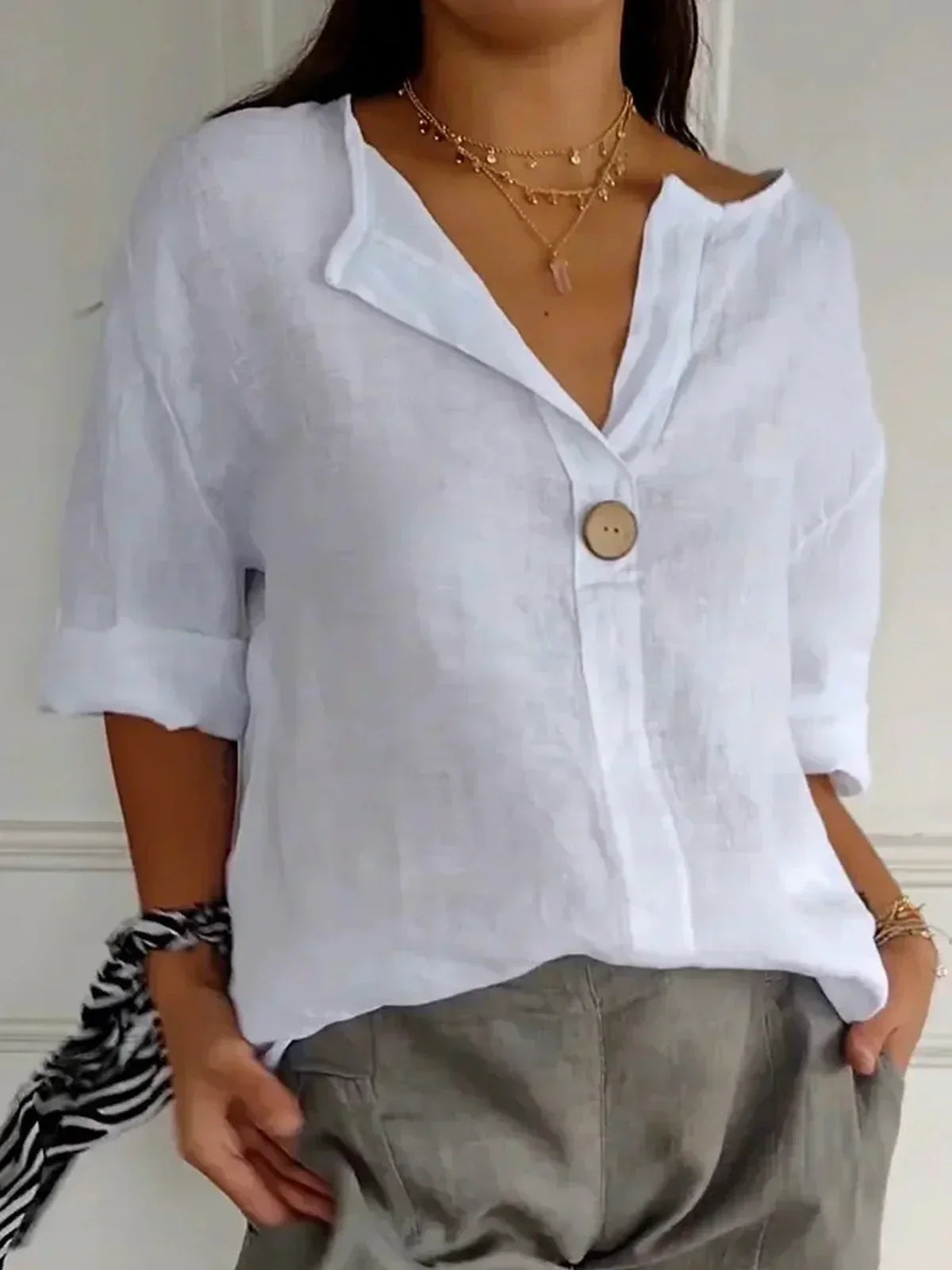 THE JESSA | RELAXED V-NECK BLOUSE
