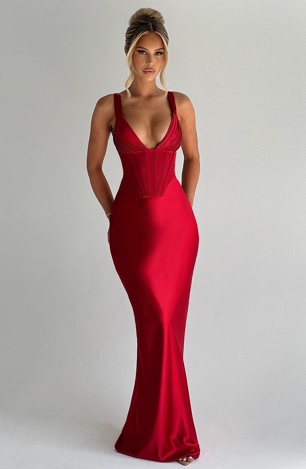 THE SCARLETT | ELEGANT MAXI DRESS