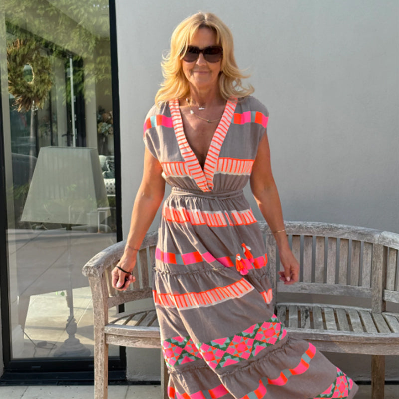 THE AUBIN | STRIPED SLEEVELESS V-NECK DRESS