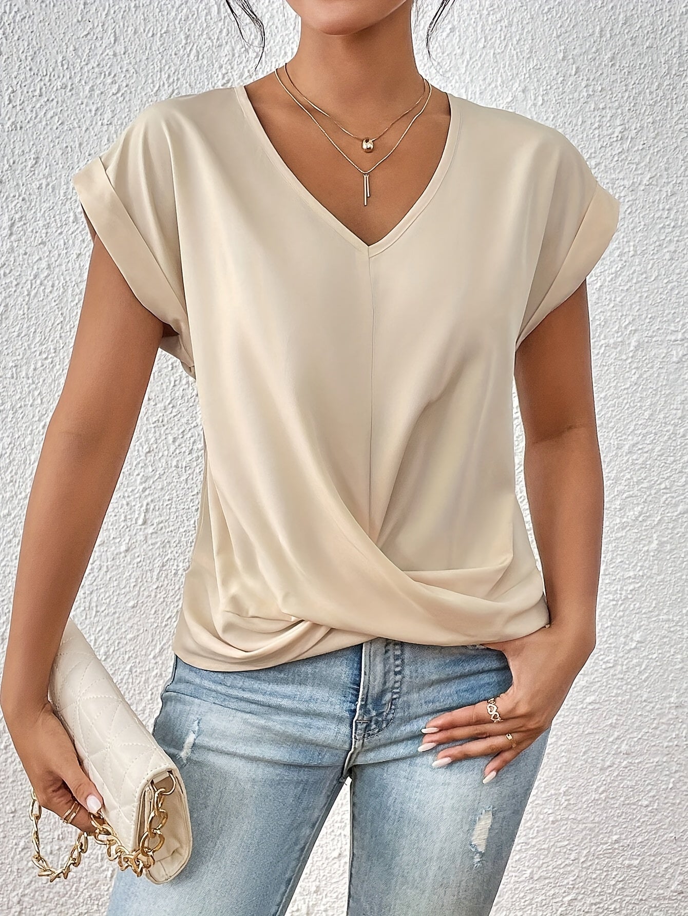 THE TAMMANA | CASUAL V-NECK TEE