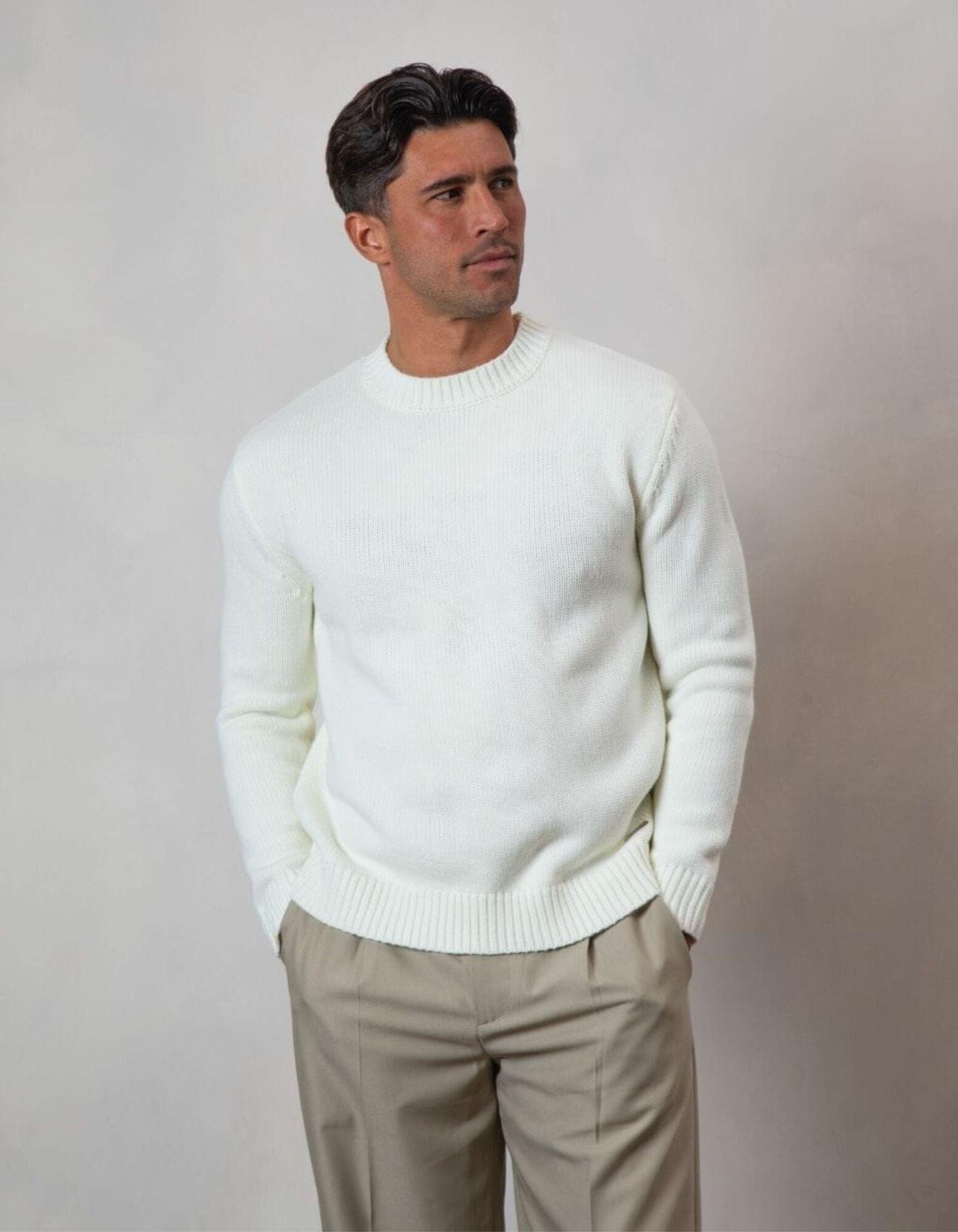 THE ECRU| KNITTED CREWNECK